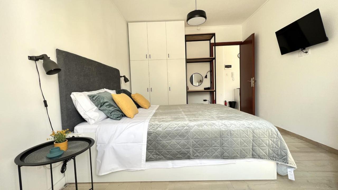 Zeus Bright & New Apartment - 25' Walk To The Acropolis Athens Exterior photo