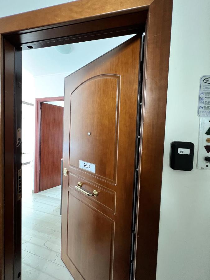 Zeus Bright & New Apartment - 25' Walk To The Acropolis Athens Exterior photo